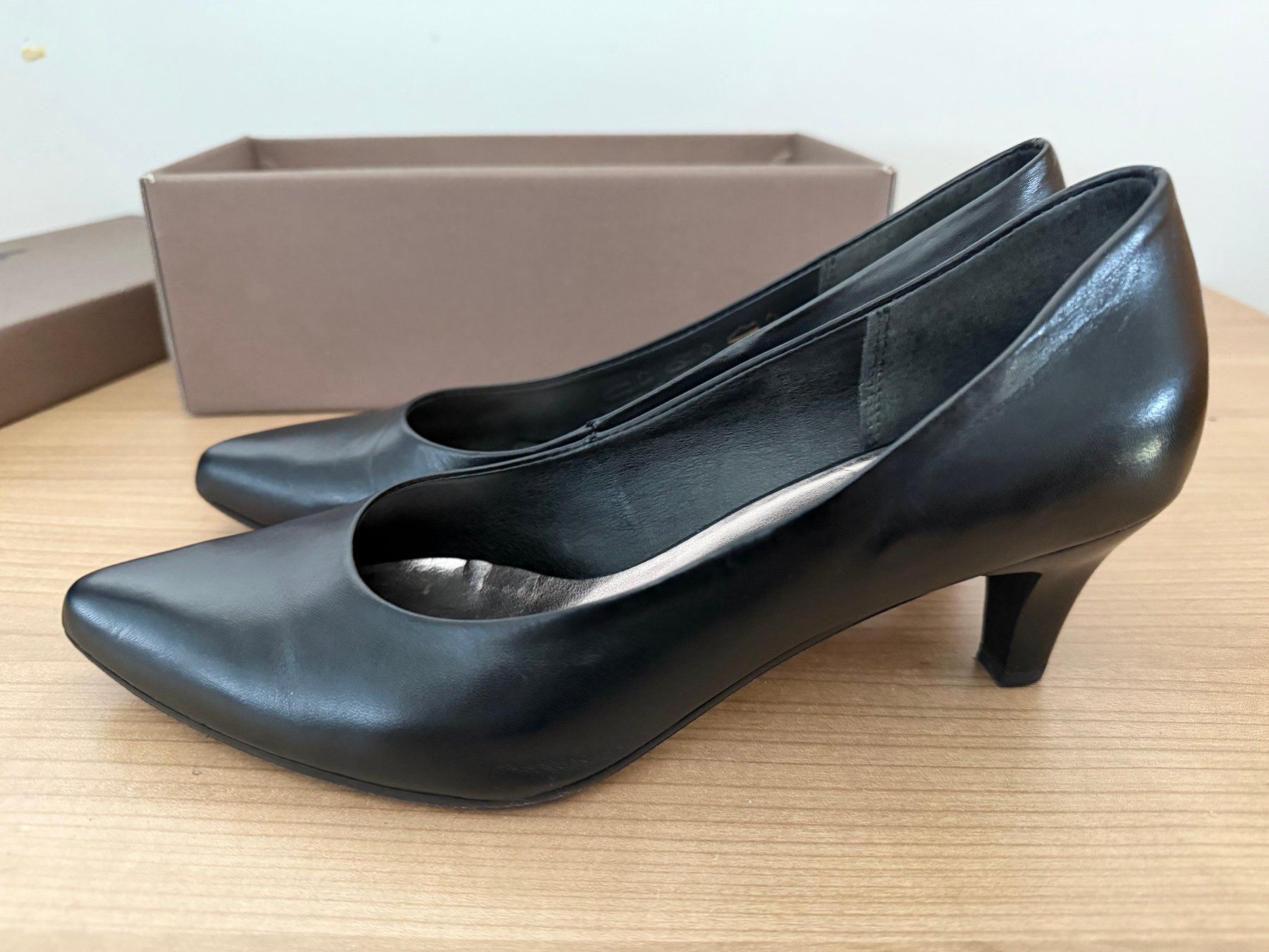 Tamaris Scarpe da donna: Pumps von Tamaris Gr. 40 – Usato da Zollikofen venduto da Maria_verena