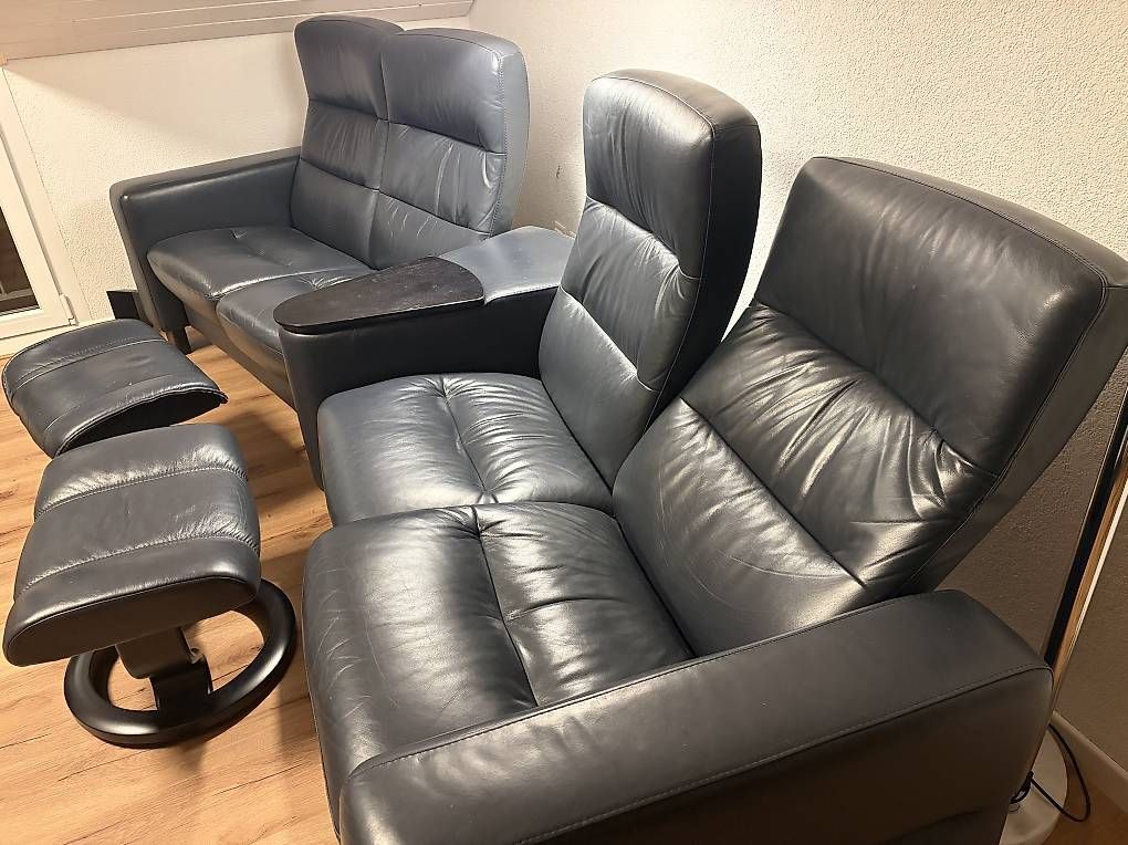 Stressless Sofas: Stressless 4er Sofa mit Hocker – D'occasion à Wittnau par Ricartutti 1