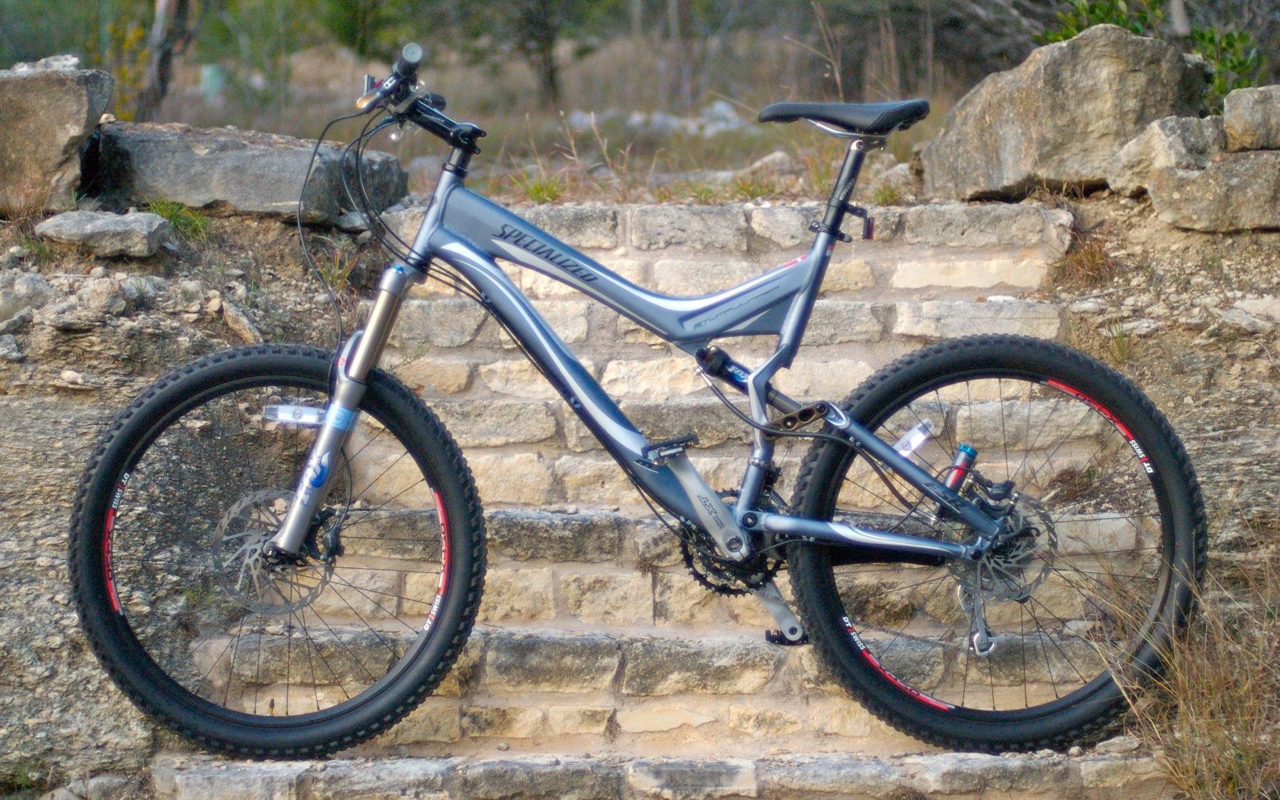 Specialized Velos: Specialized Stumpjumper FSR Expert 2007, kürzlich gewartet – Gebraucht aus Zürich von