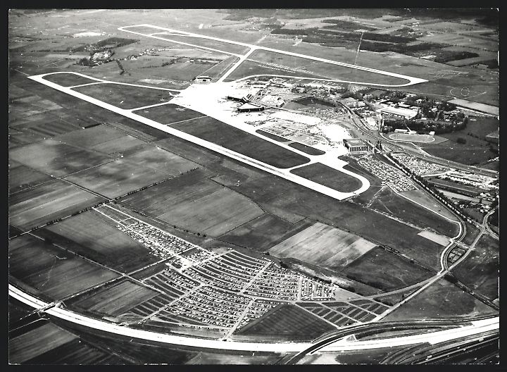 Fotografie &  Plakate: Fotografie Flughafen Hannover, Deutsche  – Gebraucht aus Berlin von bartko-reher