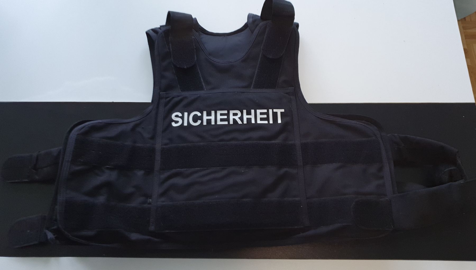 Schutz & Schoner: Stichweste"Sicherheitsdienst" – Gebraucht aus Malters von minitrix79 2