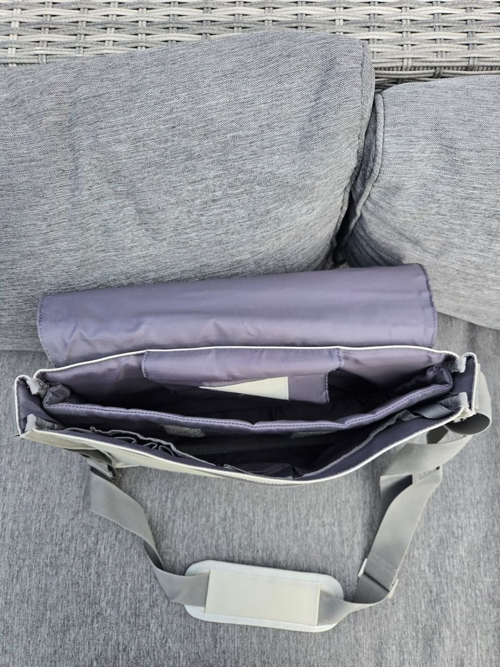 Bree Borse: BREE Umhängetasche / Laptoptasche – Grau – Usato da Dättwil AG venduto da Cosecuna 5