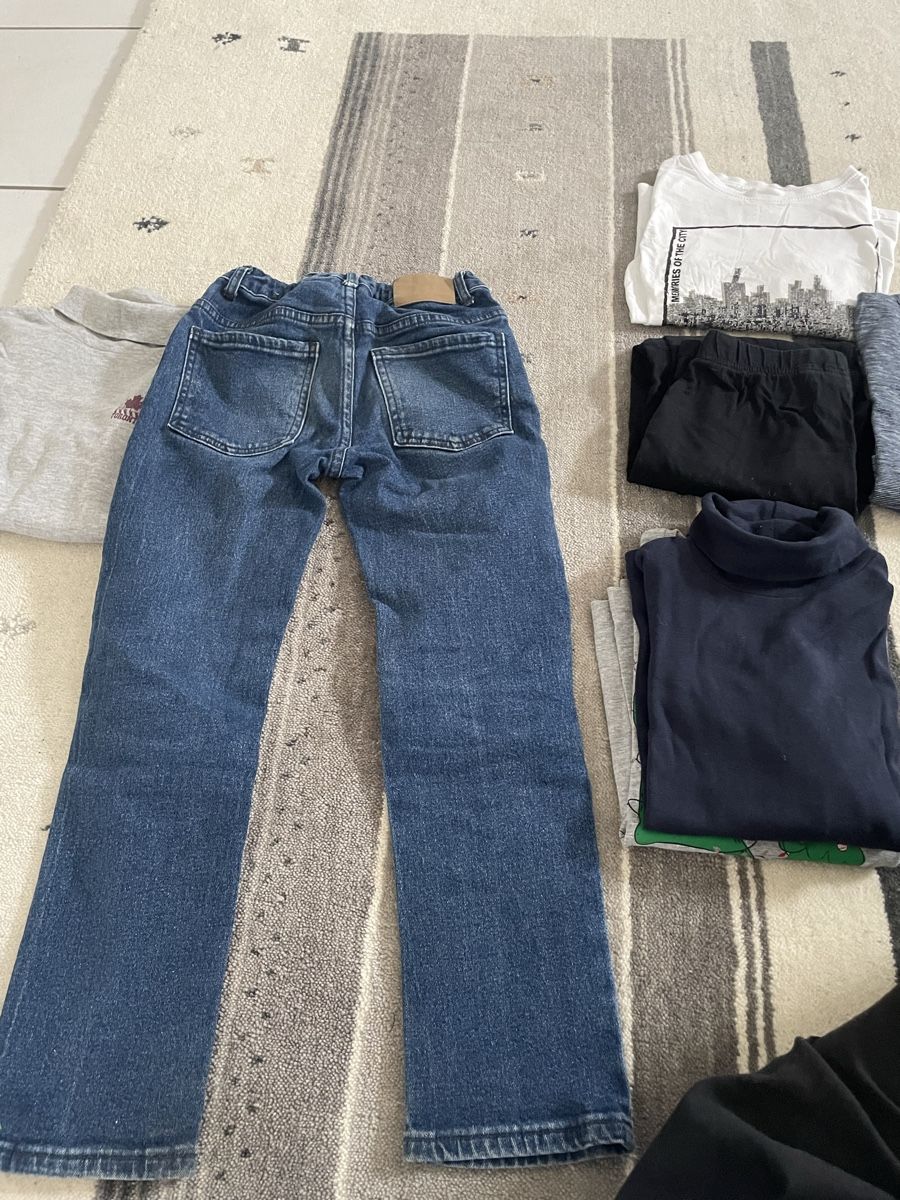 Lotti & Set di vestiti: Boy's Clothes Bundle Size128 - great  condition – Usato da Freienbach venduto da buyzebra 1