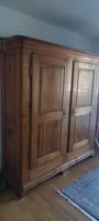 Antiker Schrank Kirschbaumholz massiv 