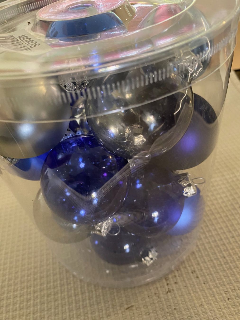 Migros Tutte le decorazioni: blau-weiss-silber Weihnachtskugeln – Usato da Allenwinden venduto da Obalu 1