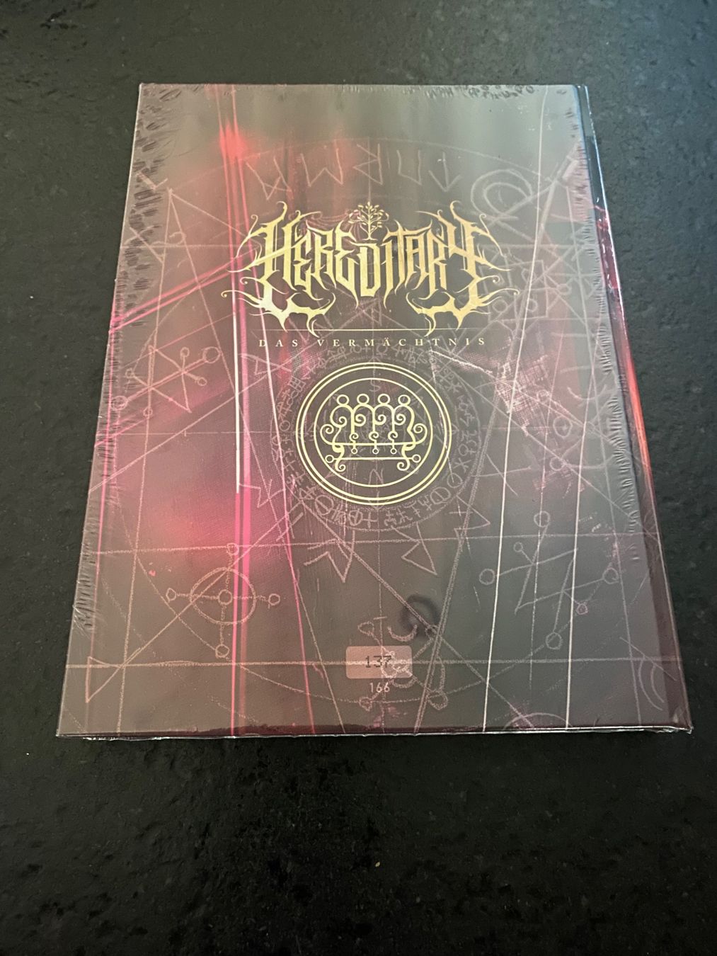 Tutti i DVDs: Hereditary Mediabook Blu-ray + DVD OVP – Nuovo e nell'imballaggio originale da Schmitten FR venduto da FilmRarities 1