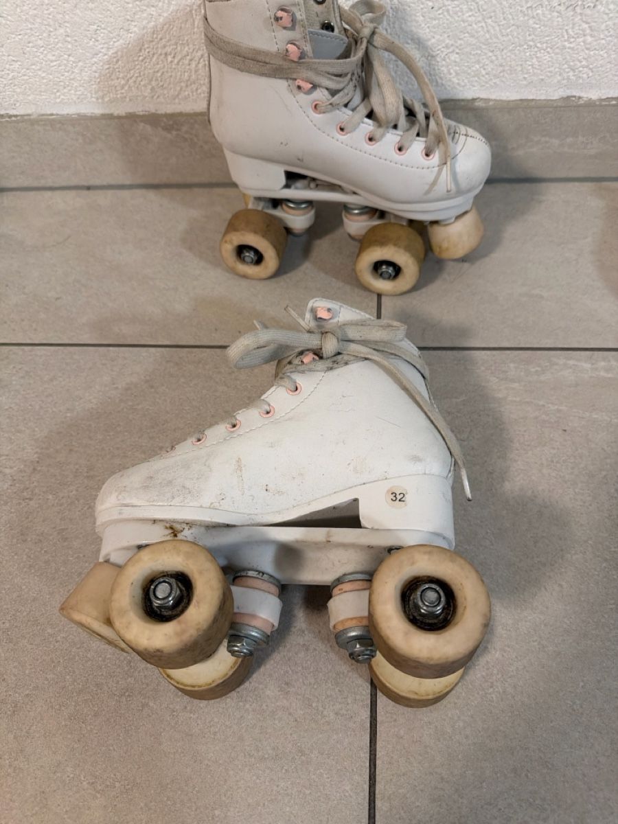 Patins à roul. & inline: Rollschuhe – D'occasion à Buttikon SZ par alf_g6sd 2