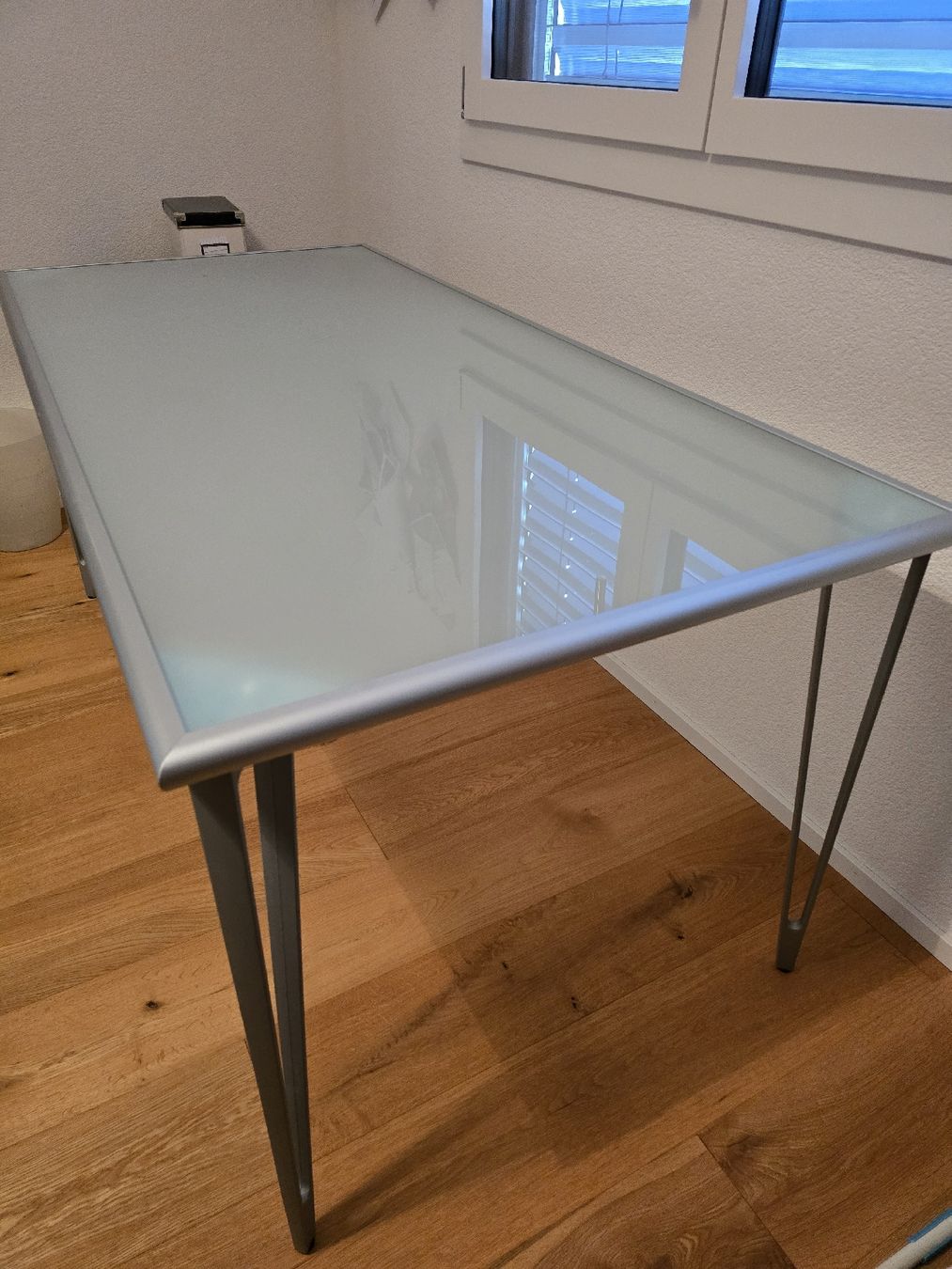 Scrivanie: Schöner Glastisch von IKEA – Usato da Guschelmuth venduto da lperler 1