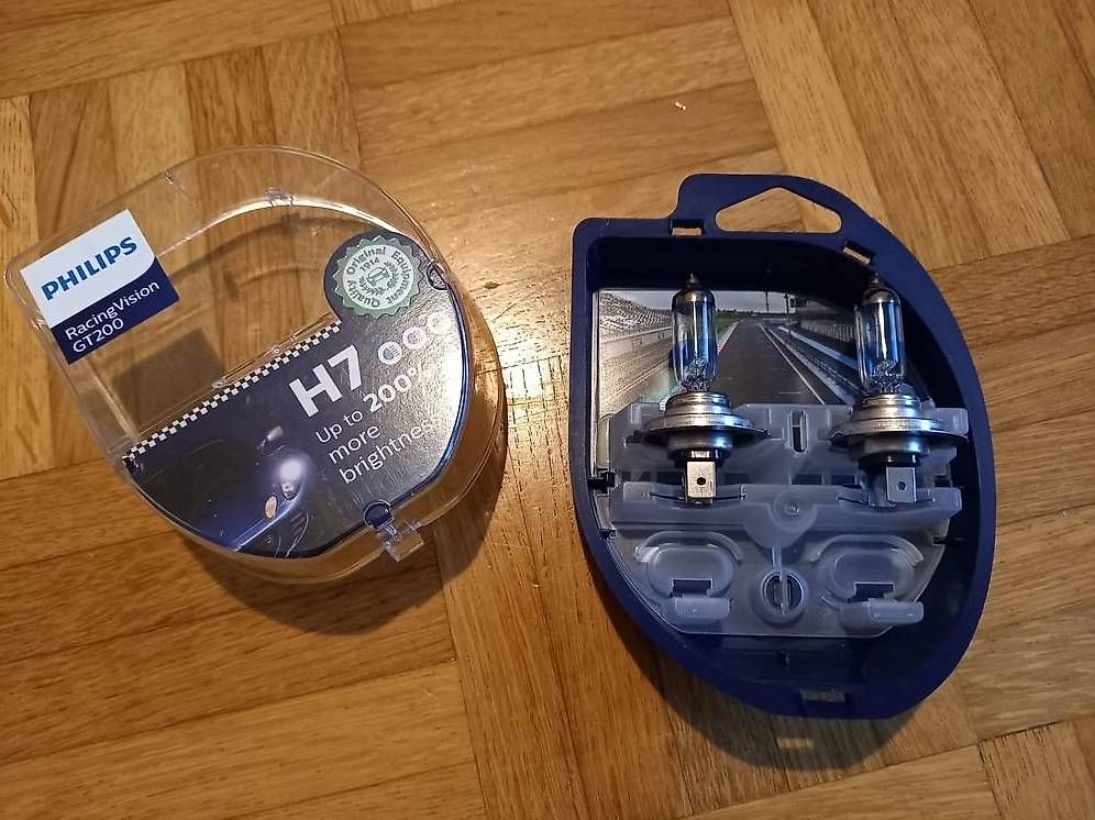 Philips Tutti pezzi di ricambio auto: Philips H7 racing vision GT200 – Usato da Allschwil venduto da d.genchev 1