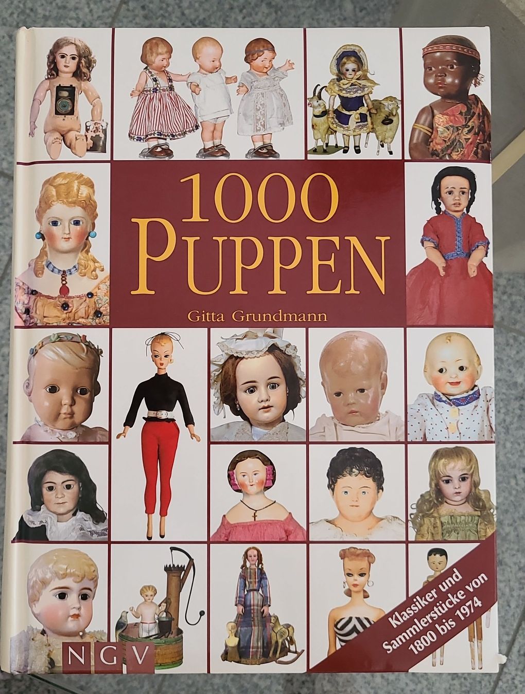 Livres: Buch 1000 Puppen Gitta Grundmann – D'occasion à Horgenberg par Klatschmohnmaria
