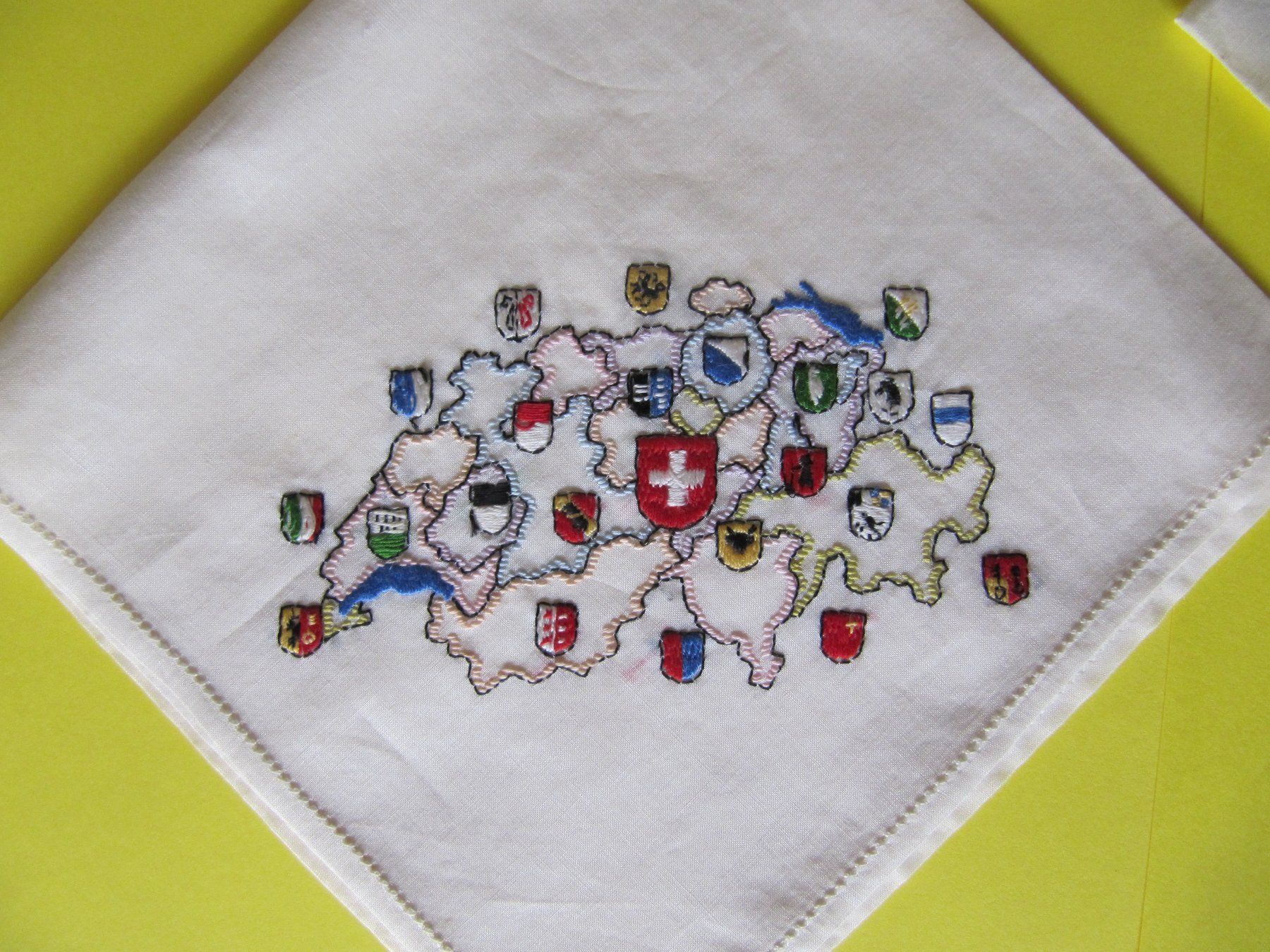 Sonstige Kleidung & Accessoires: 4  Alte Bestickte Taschentücher #T2 – Gebraucht aus Basel von Ruben2210 1