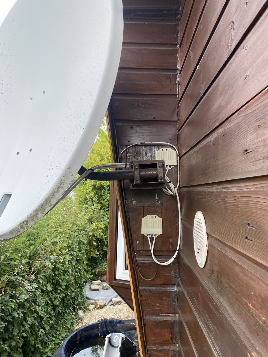 Antenne parabolique: Parabole télévision – D'occasion à Prêles par CooperJ 2