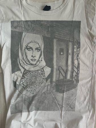 Cooles OBEY T-Shirt Damen Grösse S / M mit Print