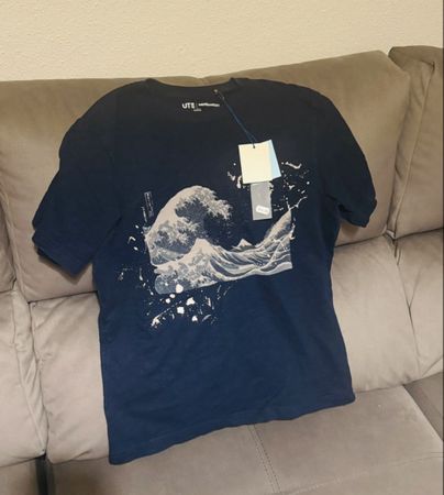 Uniqlo Ukiyo-e T-Shirt Navy Blue - Summer Essential - New!