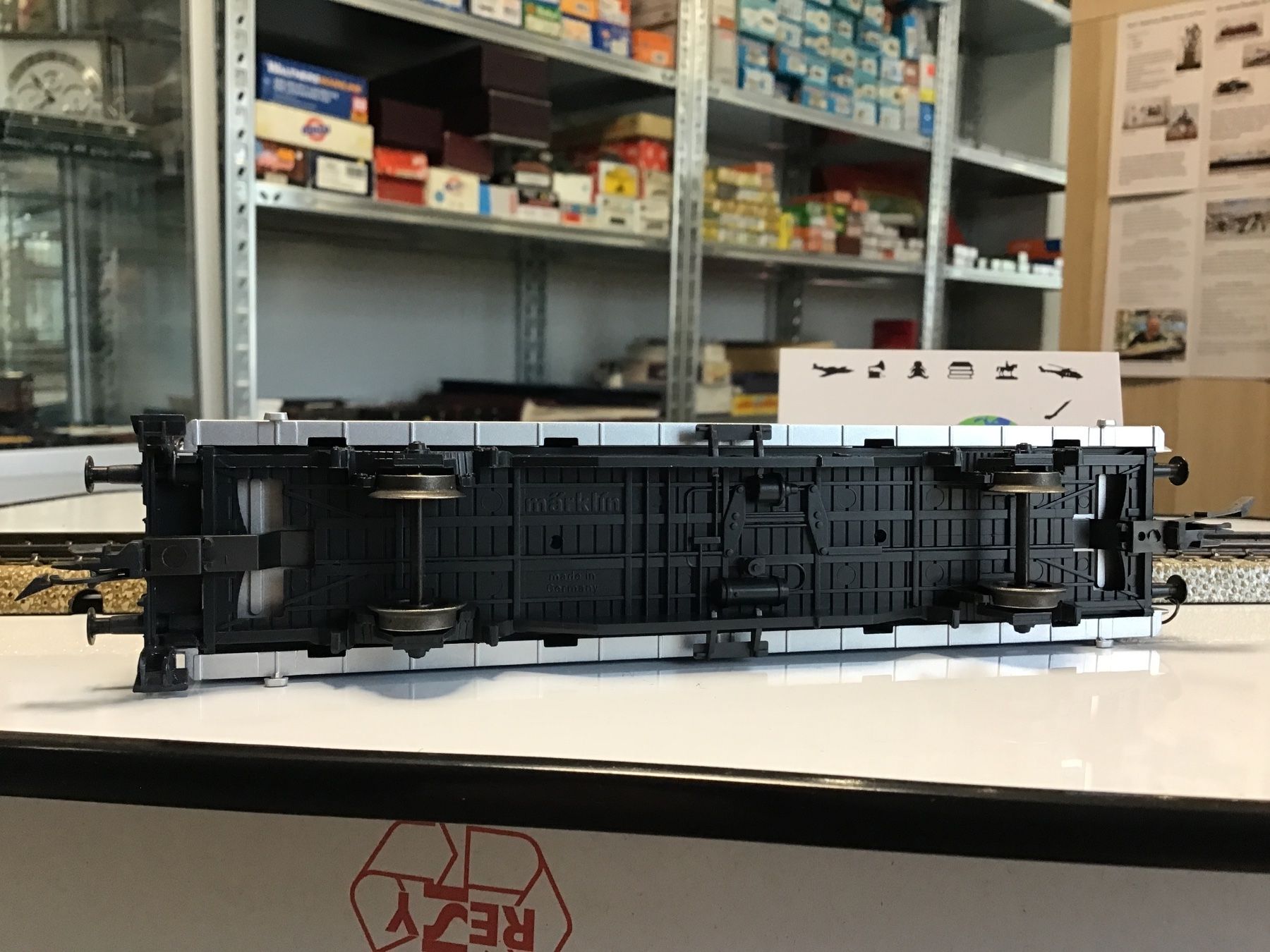 Märklin Modellini di ferrovie: Marklin HO Gueterwagen Cargo Domizil – Usato da Männedorf venduto da Modell-Spezialisten 2