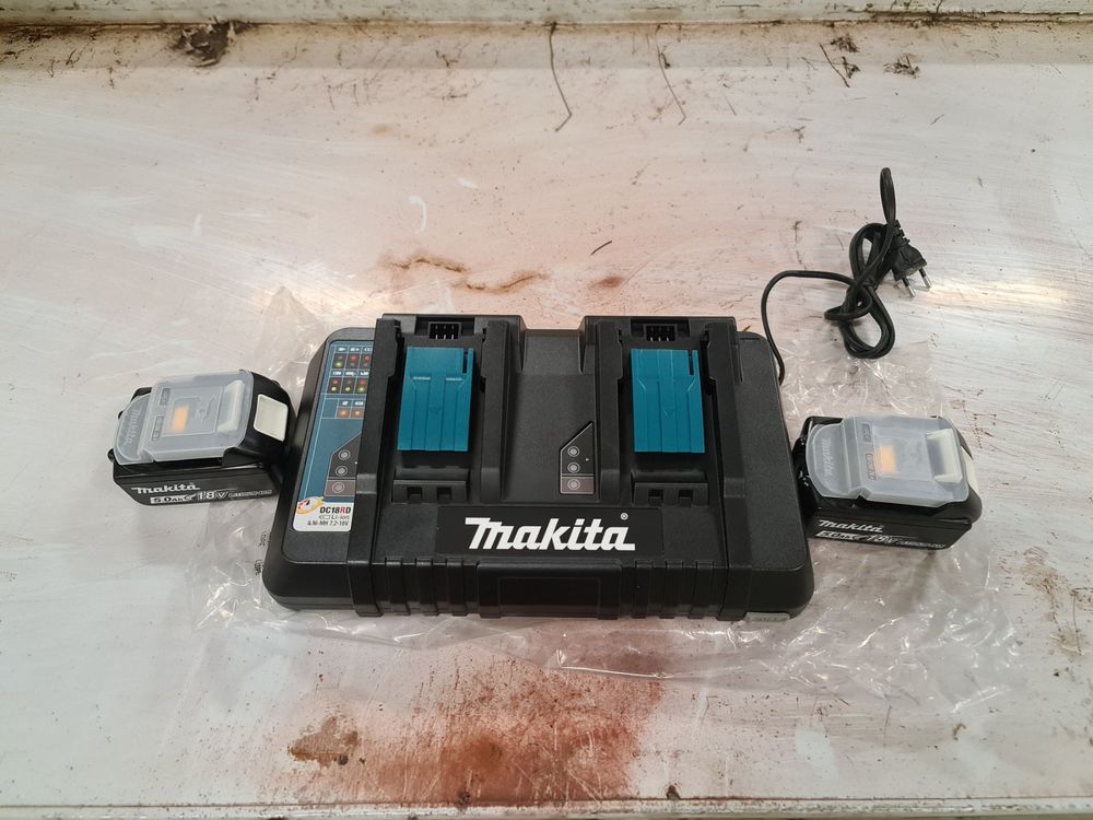 Original Makita Ladegert Mit 2 Akkus 5ah