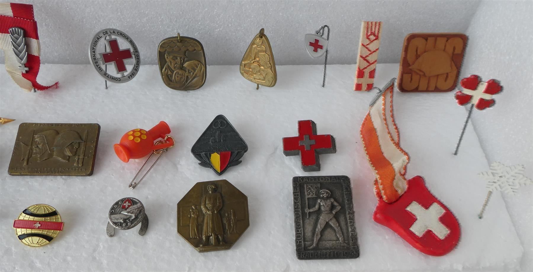 Placchette & Badge: Antike Abzeichen Anstecknadeln Armee – Usato da Frauenfeld venduto da Astra13 6