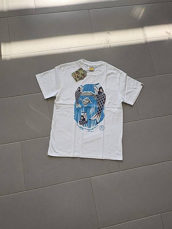 T-Shirts: Bape tshirt  – Neu und originalverpackt aus Liestal von Adriennsely