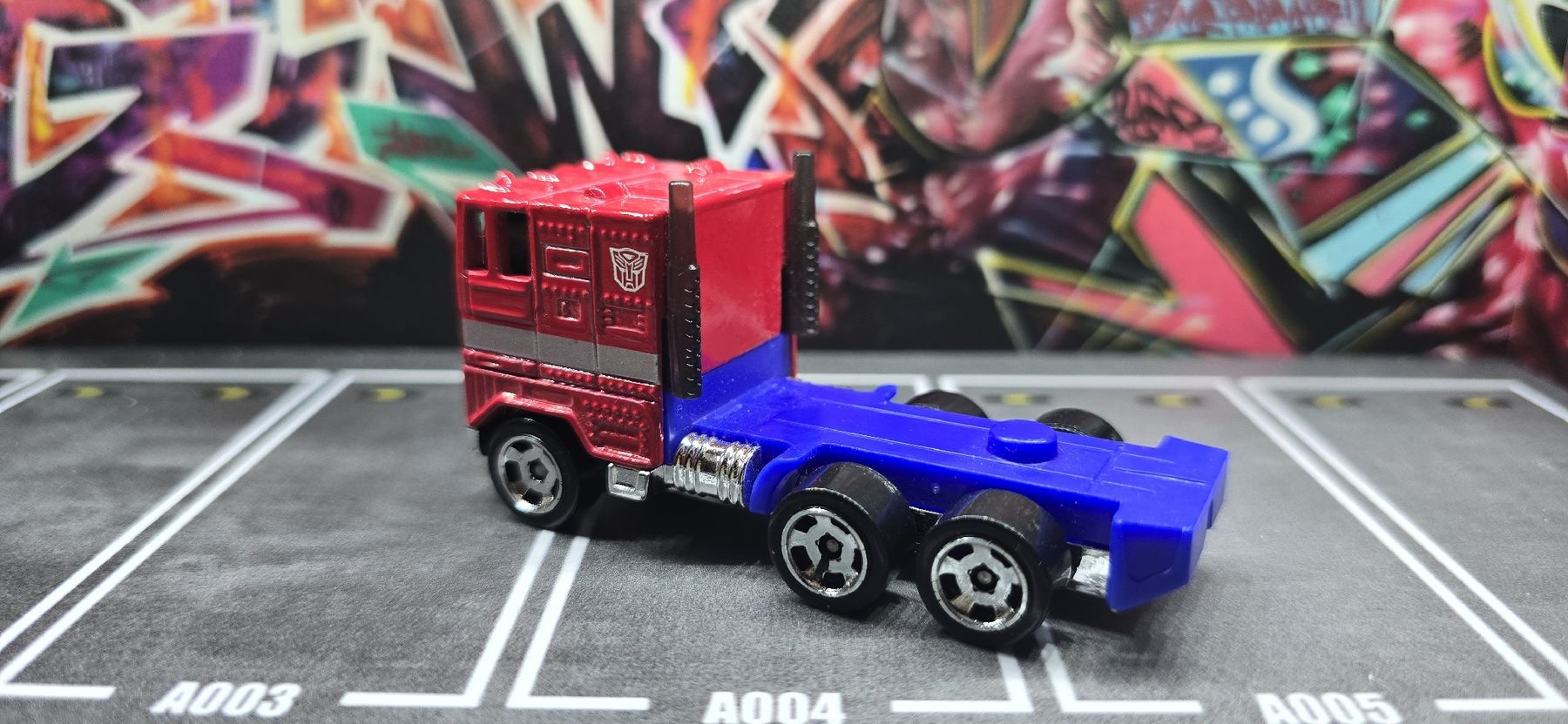Hot Wheels Modellini d'auto: Hot Wheels Optimus Prime – Nuovo (secondo la descrizione) da Frauenfeld venduto da ufo_yk6c 1