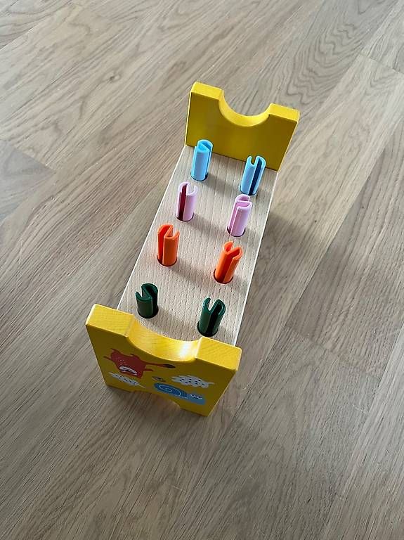 Spielzeuge: Gratis UPPSTÅ Hammerblock, bunt – Gebraucht aus St-Prex von kaz_2kyk 1