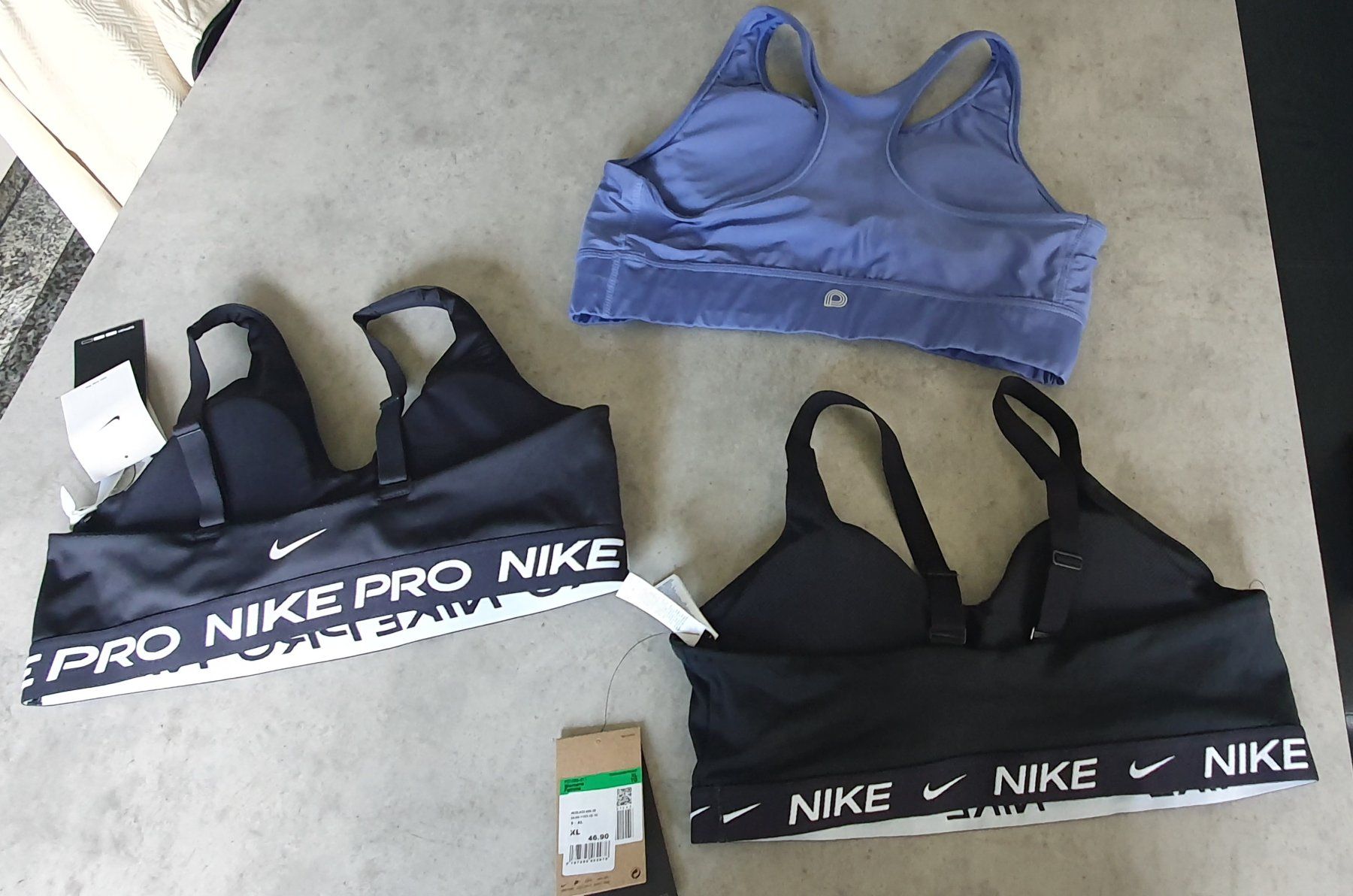 Nike Lotti di vestiti: Sport BH – Nuovo (secondo la descrizione) da Freienstein venduto da Widder11 6