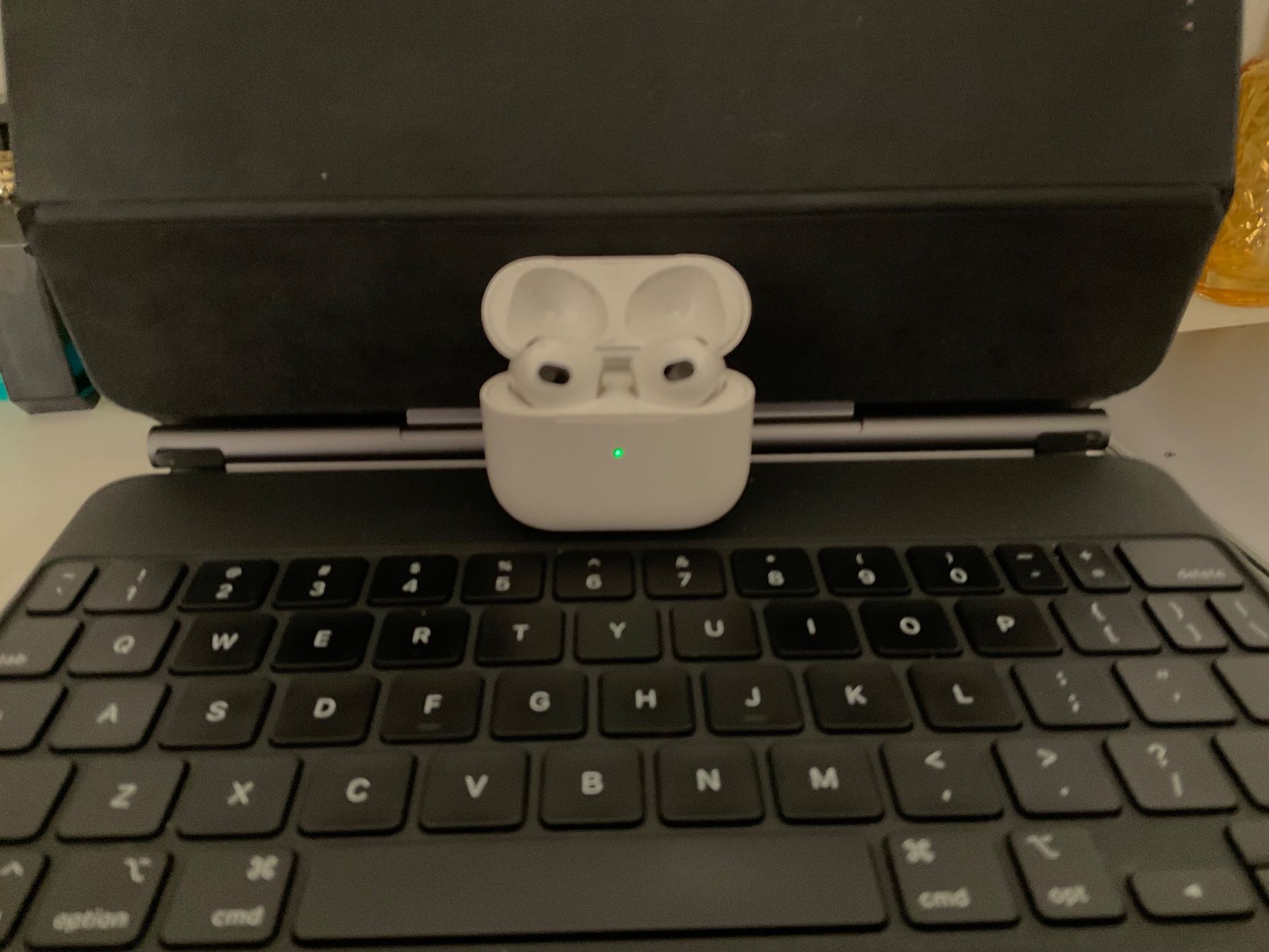 Apple Cuffie: AirPods (3rd Generation) 2024 – Usato da Basel venduto da mar_dgx7 3