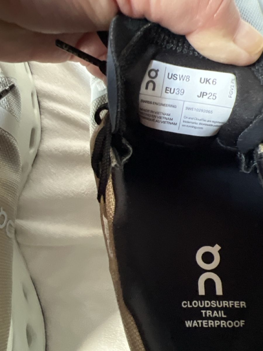 Herrenschuhe: On Cloudsurfer Trail Waterproof – Gebraucht aus Mörel von Emozia 6