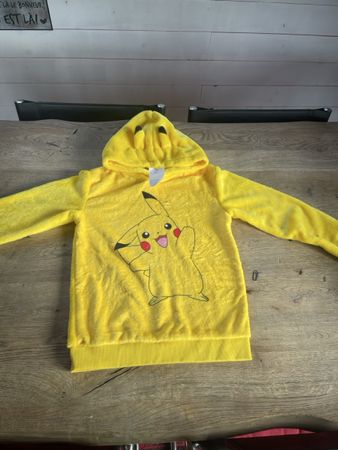 Sweat à capuche Pokémon Pikachu jaune taille 134/140 neuf