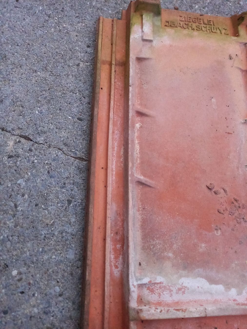 Steine & Dachziegeln: Posten alte gebrauchte Dachziegel  – Gebraucht aus Galgenen von Allerlei8854 6