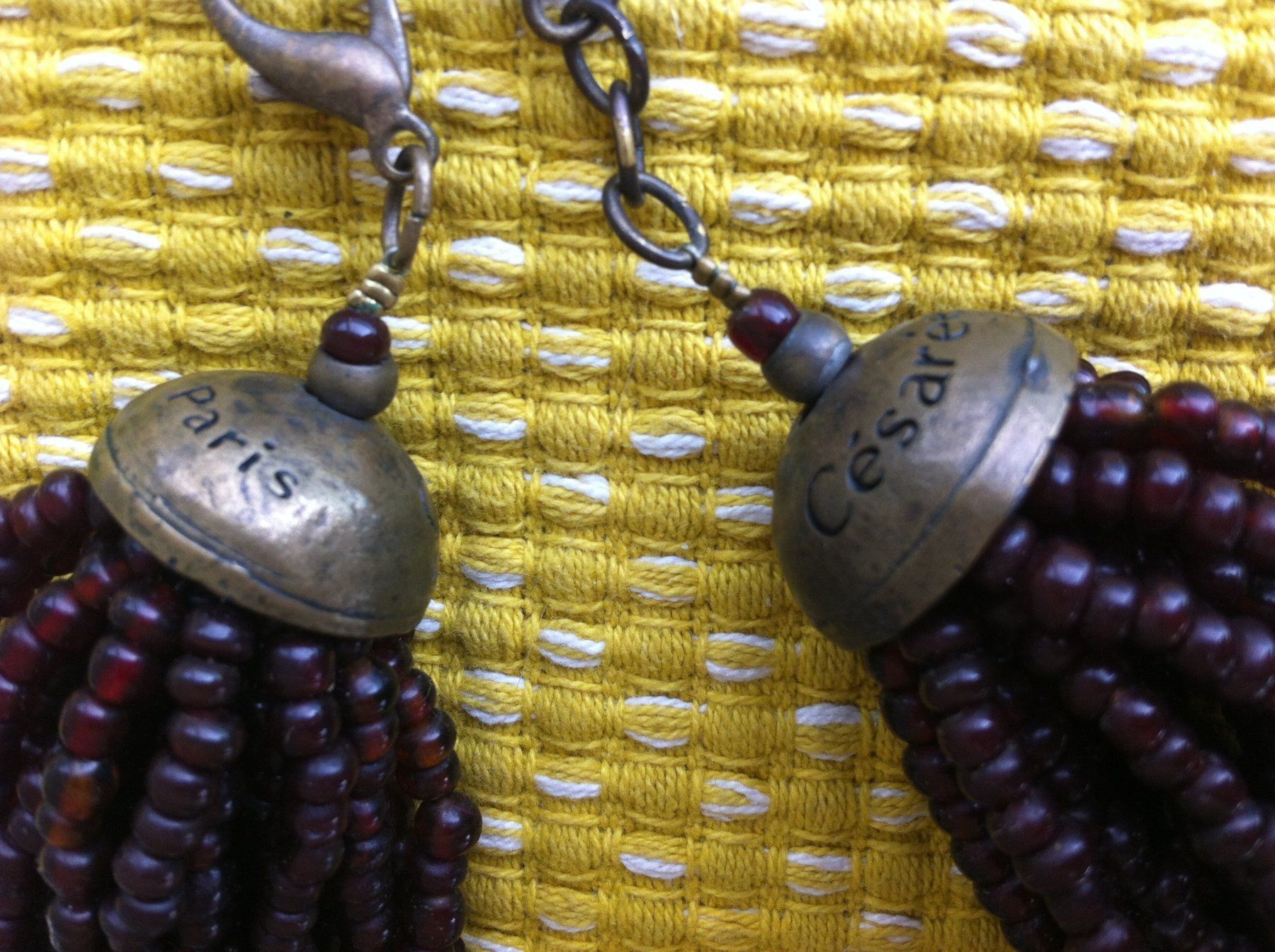 Catenine: collier Césarée Paris, multi rangs, perle verre grenat – Usato da Delémont venduto da marcdel 2