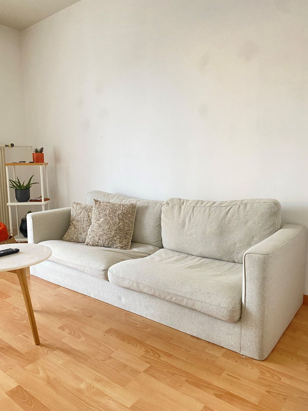 Ikea Sofas: 2er Sofa/Couch, hellgrau – Gebraucht aus Basel von delchxf