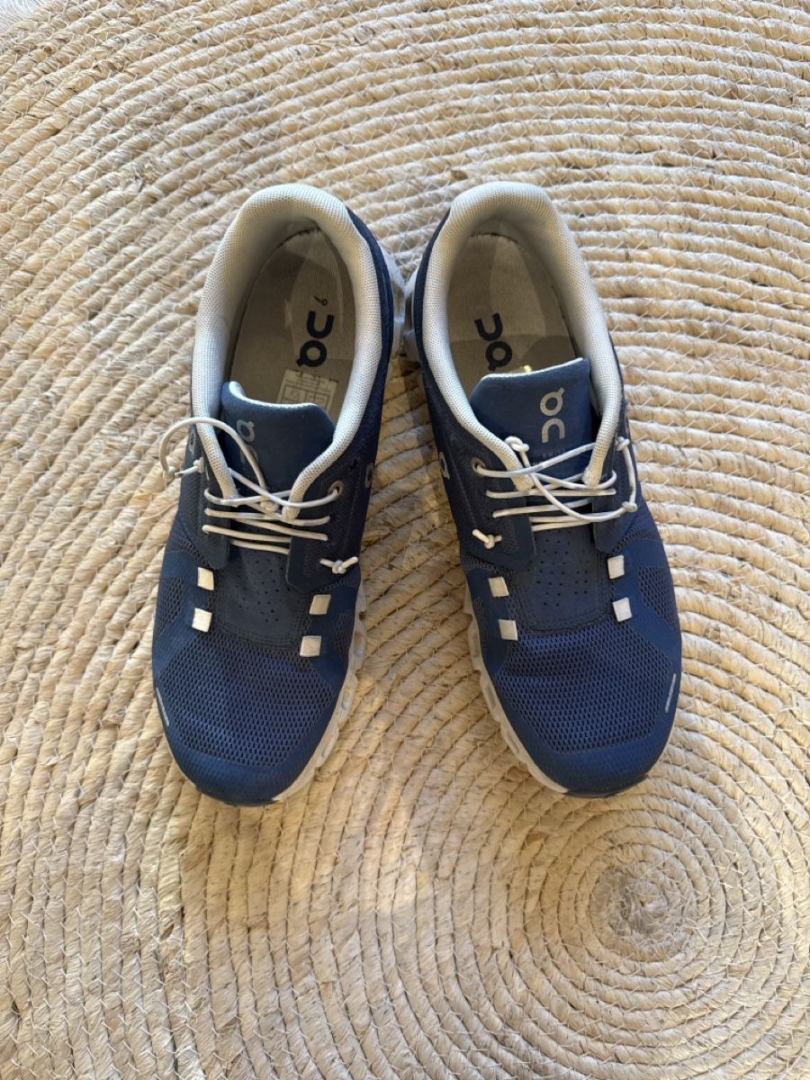 On Scarpe da donna: On Schuhe Grösse 40 – Usato da Utzigen venduto da lou40 2