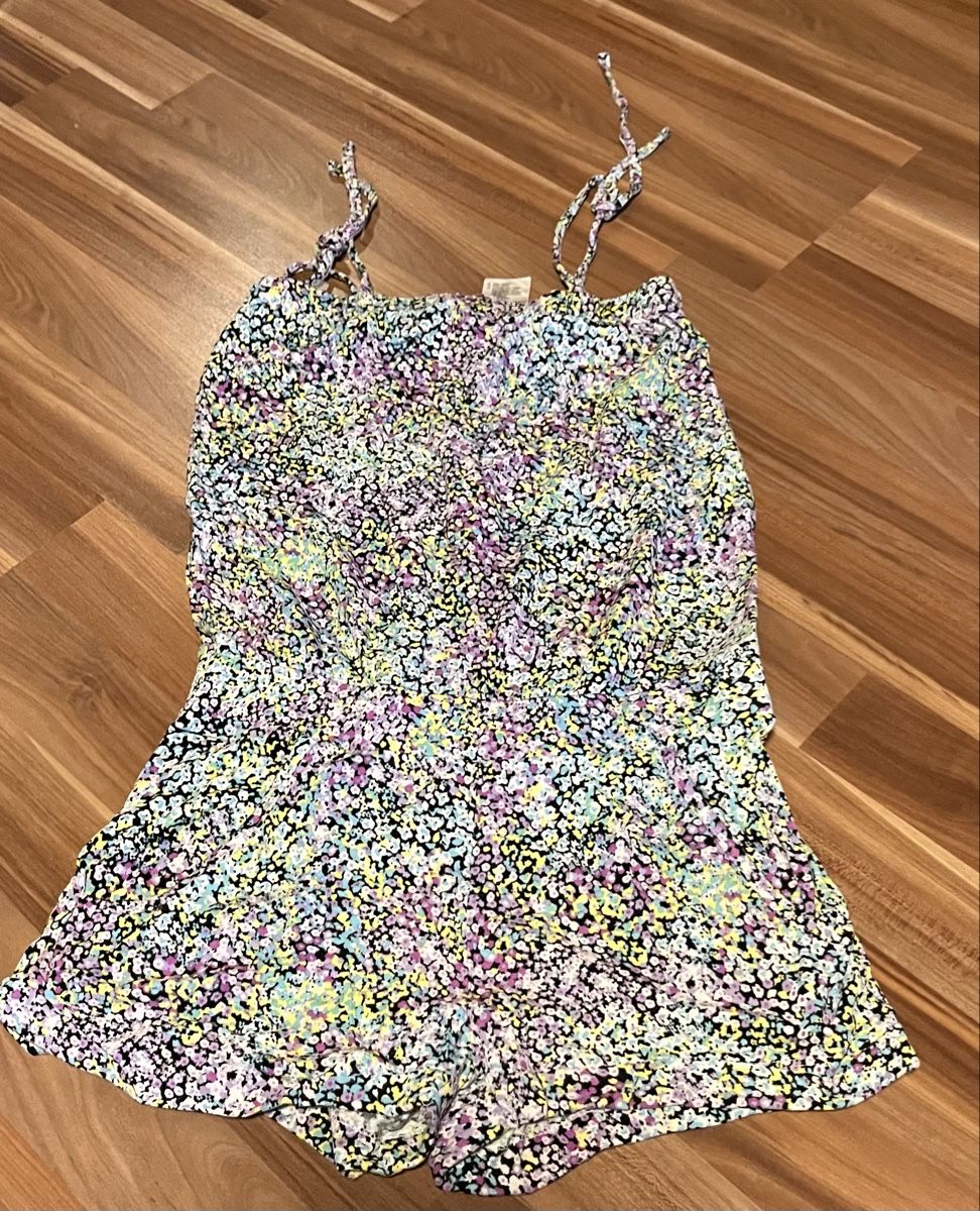 H&M Tute: Kurzer Jumpsuit, H&M 146 – Usato da Lungern venduto da Chispa1982