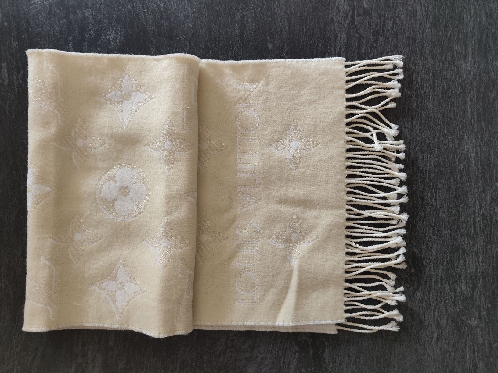 Louis Vuitton Foulards & écharpes: Louis Vuitton Écharpe  – Neuf (Voir description) à Martigny par Vintage-23 1