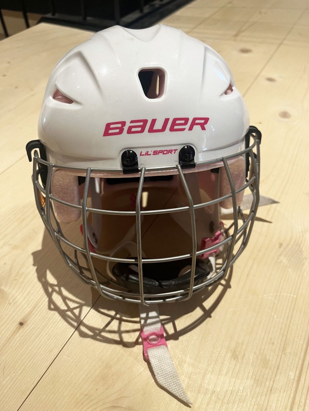 Caschi: Eishockeyhelm (Multifunktionshelm) Mädchen – Usato da Langnau i. E. venduto da Beachmike2