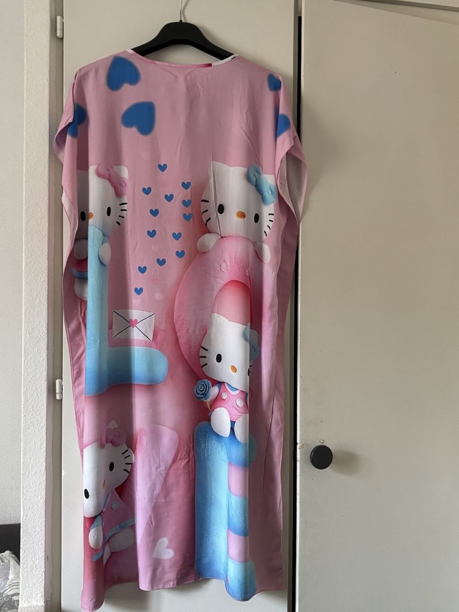 Kleider: Robe longue Hello Kitty rose et Love  – Neu (gemäss Beschreibung) aus Lausanne von LILI0125 1