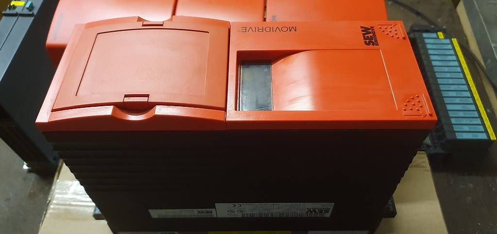 Convertitori: SEW Frequenzumformer FU Movidrive – Usato da Speicherschwendi venduto da Firebird_87