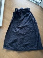 Rock Uniqlo Grösse L dunkelblau guter Zustand