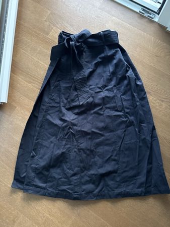 Rock Uniqlo Grösse L dunkelblau guter Zustand