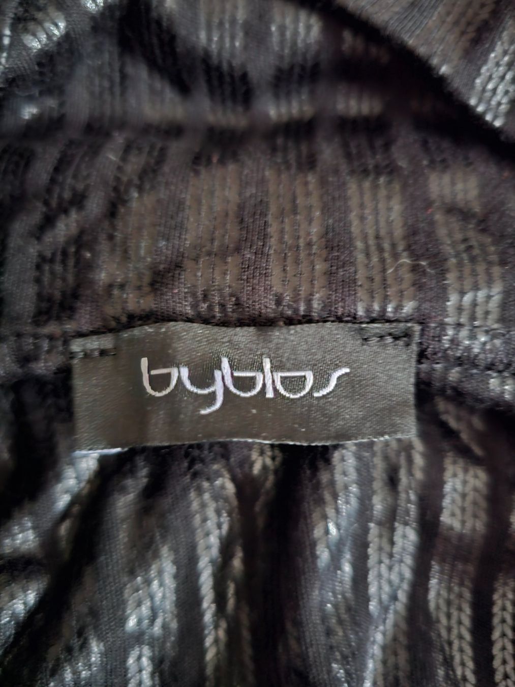 T-shirt: T-shirt noir de la marque Byblos – Nuovo (secondo la descrizione) da lausanne venduto da mariamimib 3