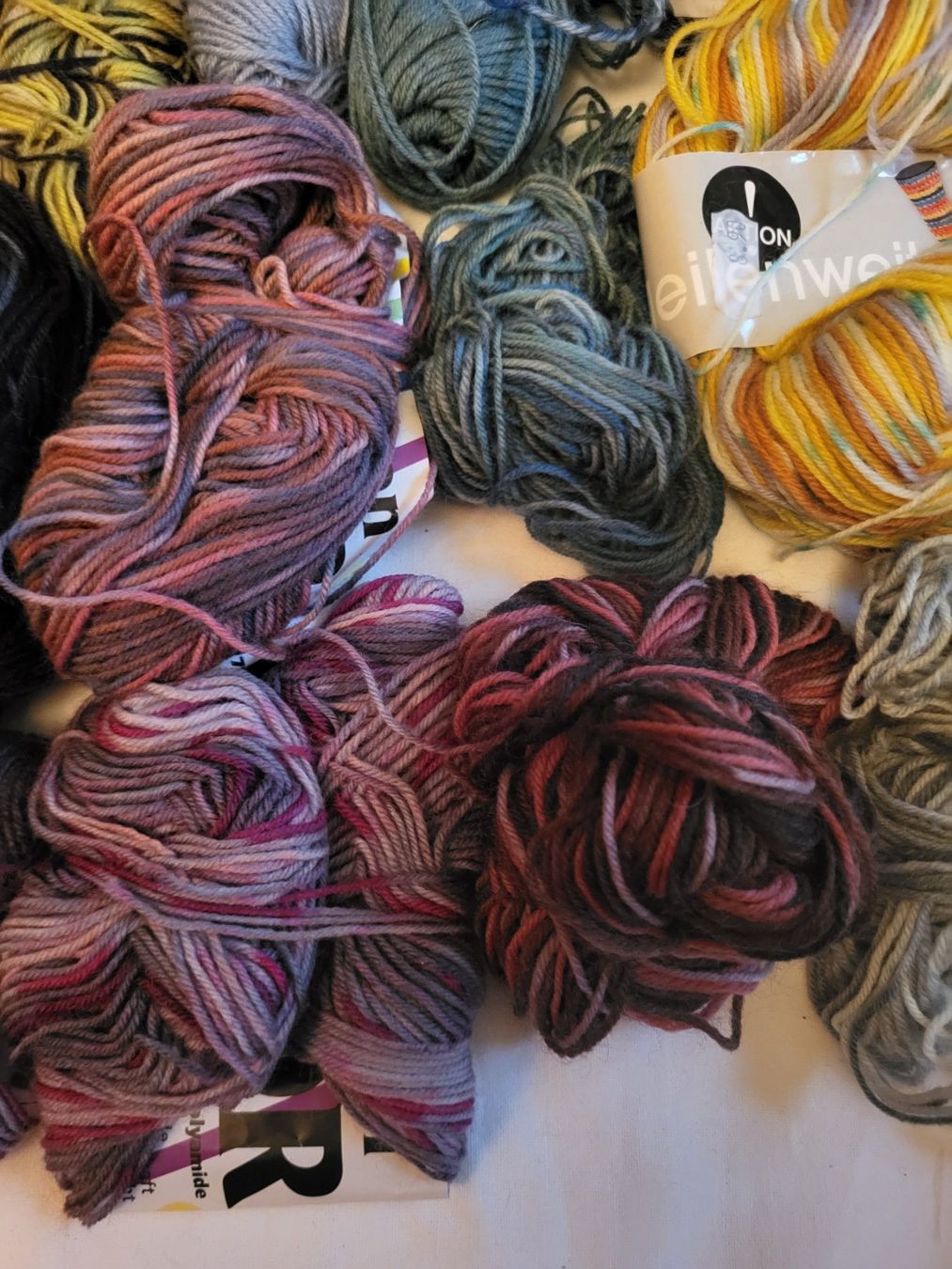 Lana: 33 x Sockenwolle – Usato da Guggisberg venduto da Aegertenlehn 4