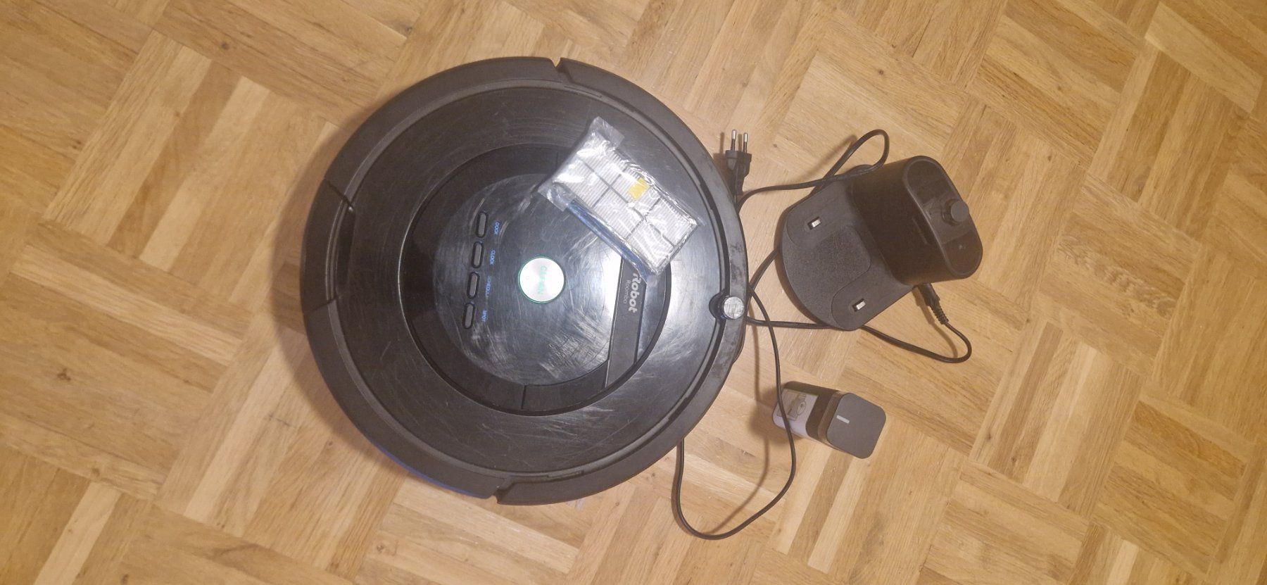 Irobot Aspirapolveri & Accessori: Saugroboter iRobot Roomba mit Ladestation gebraucht – Usato da Schönengrund venduto da Tomas_1 1