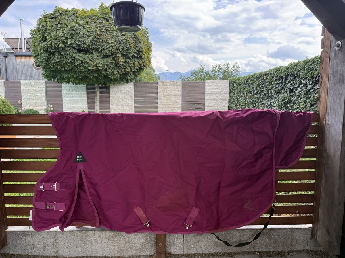 Decken & Deckenzubehör: Pferdedecke, 135cm, 300g – Gebraucht aus Maienfeld von jok_r8fp