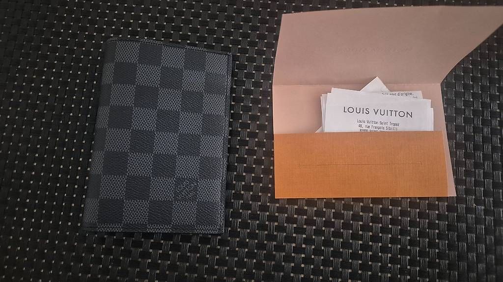 Coperte: Couverture de passeport Louis Vuitton – Usato da Petit-Lancy venduto da dav_vm2n