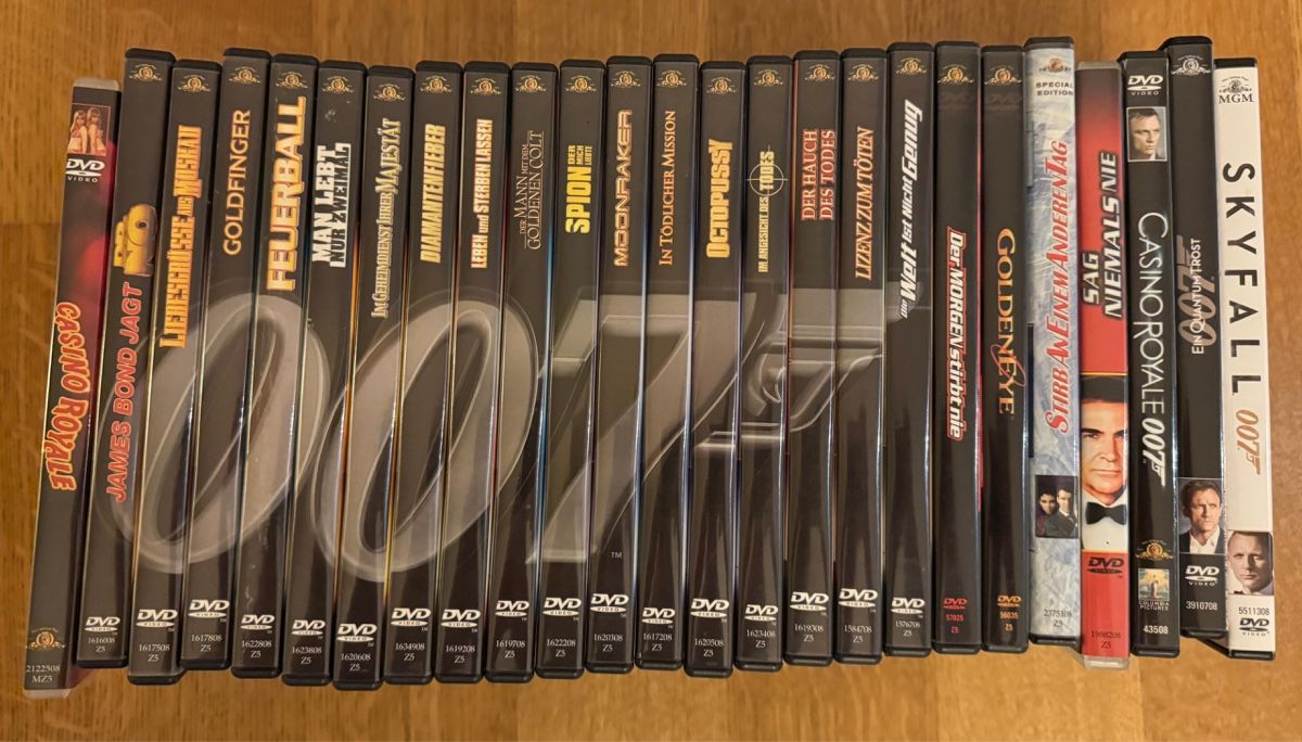 Tutti i DVDs: DVD: 007 Sammlung (25 DVD’s) – Usato da Belp venduto da Smiley90