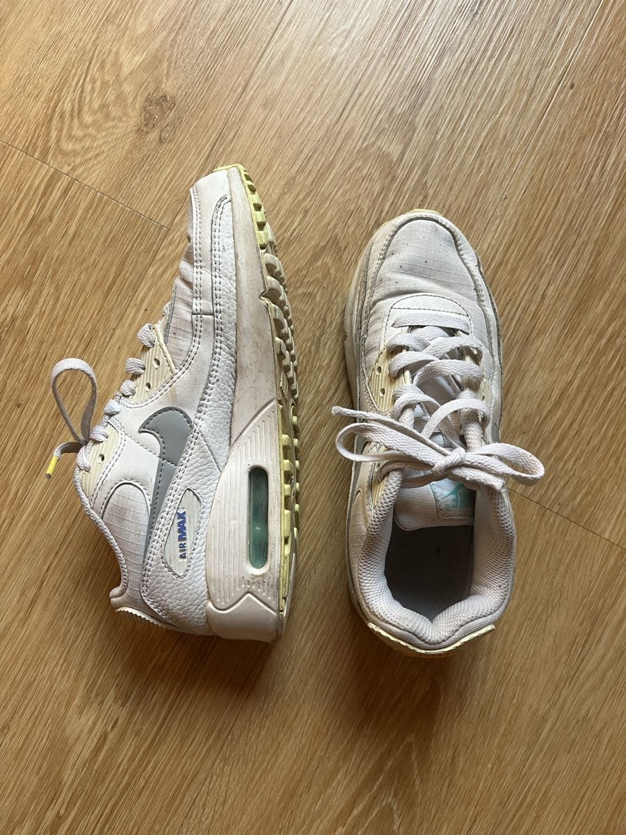 Nike Scarpe da donna: Nike Air Max 90 Turnschuhe Grösse 38 – Usato da Zürich venduto da jaelllara 1