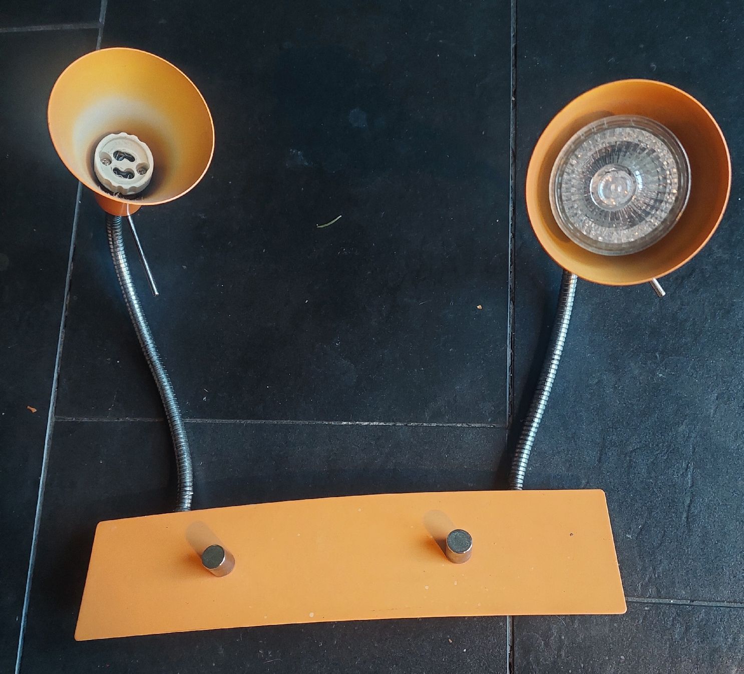 Lampade: 2 Lämpli mit Schwanenhals – Usato da Zürich venduto da Cortin 1