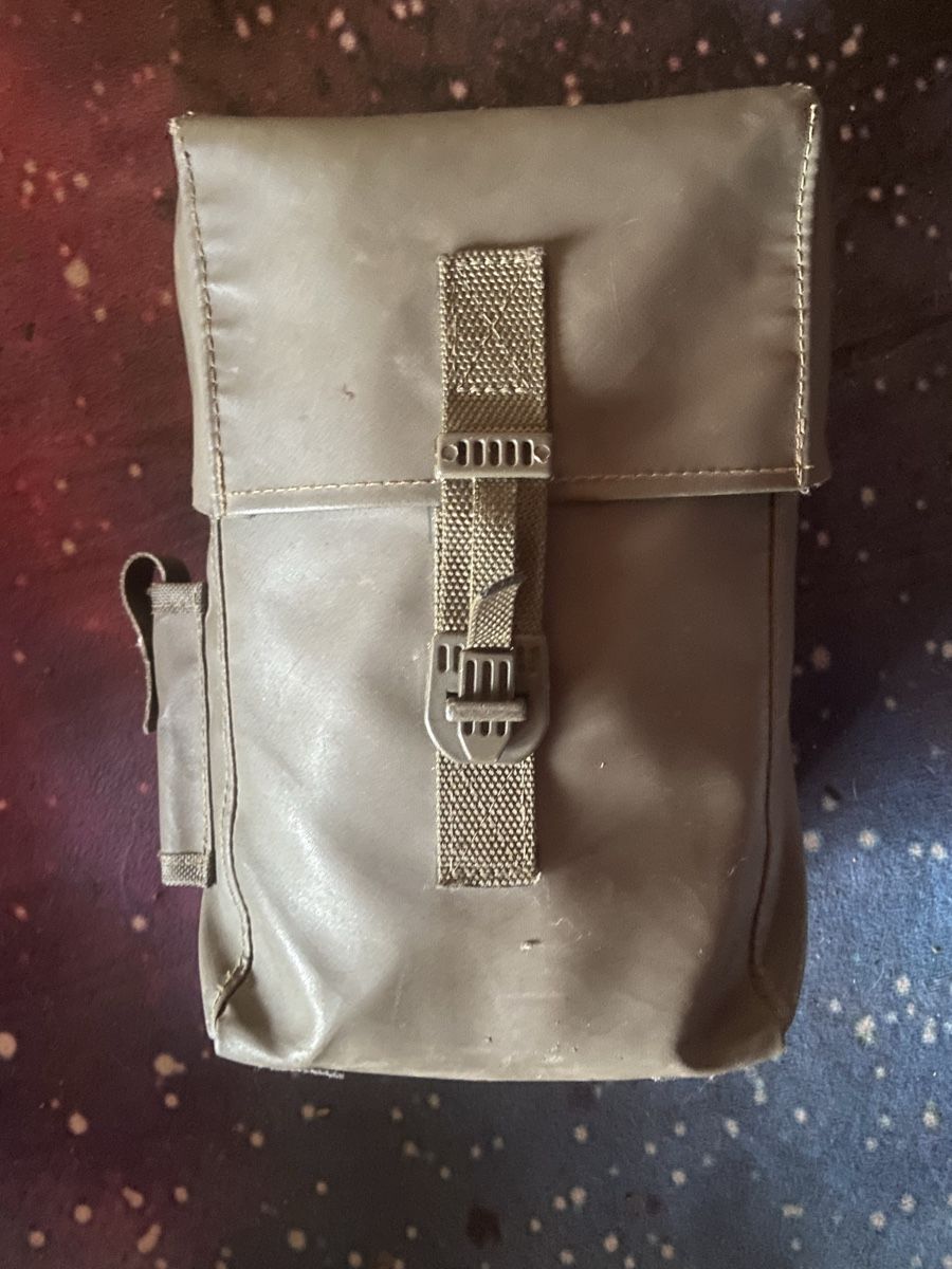 Schweizer Armee Borse: Schweizer Armee ABC Abwehr Material Tasche, GT90 , 1989 – Usato da Ostermundigen venduto da bargirl