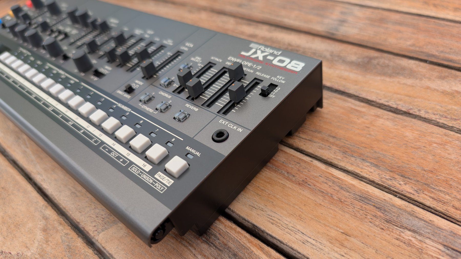 Roland Strumenti musicali: Roland Boutique - JX08 – Usato da Valeyres-Rances venduto da Kobol 2