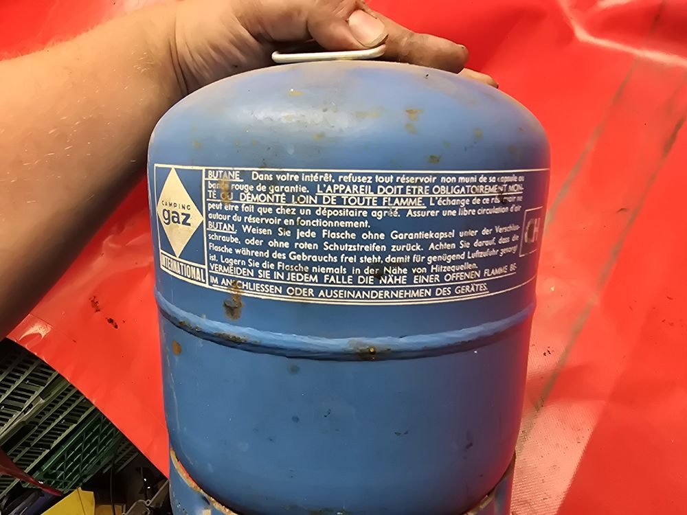 Gas-Geräte & -Technik: Gasflasche – Gebraucht aus Aarberg von 2002stefan 2